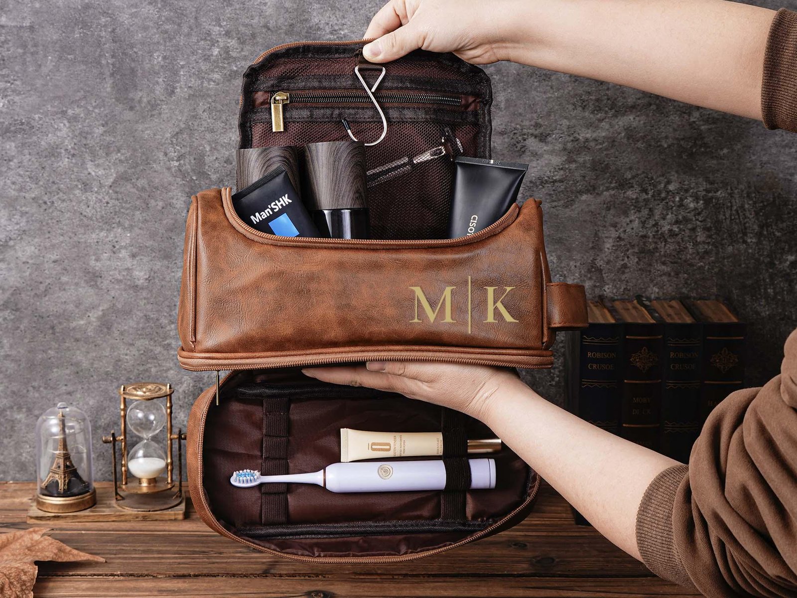 Personalized Men's Leather Toiletry Bag, Dopp Kit, Groomsmen Gifts, Anniversary Gift for Him, Travel Toiletry Bag, Men's Leather Accessory
